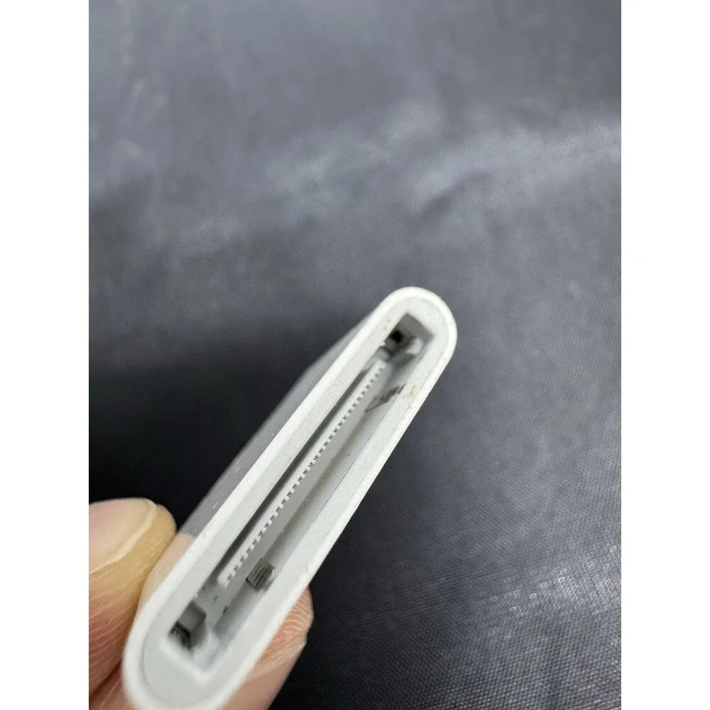 Apple Lightning to 30-Pin Adapter A1468 Genuine OEM Connector